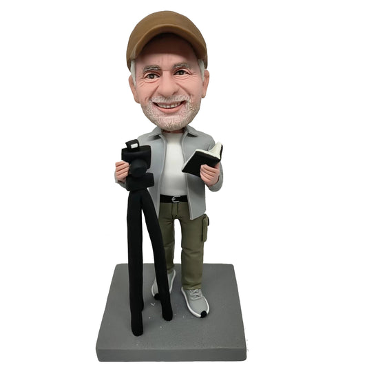 Fully Custom Bobbleheads – Personalized Handmade Figurines | Helgee