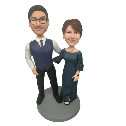 Customized Bobblehead Couple – Unique Custom-Made Couple Bobbleheads by Helgee